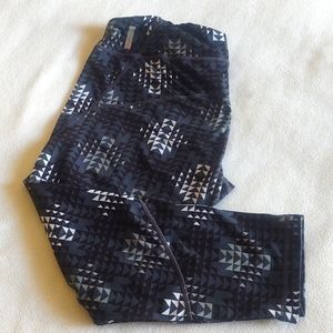 Z By Zella Capri Leggings